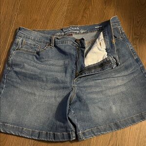 Gloria Vanderbilt Classic Denim Jean Shorts